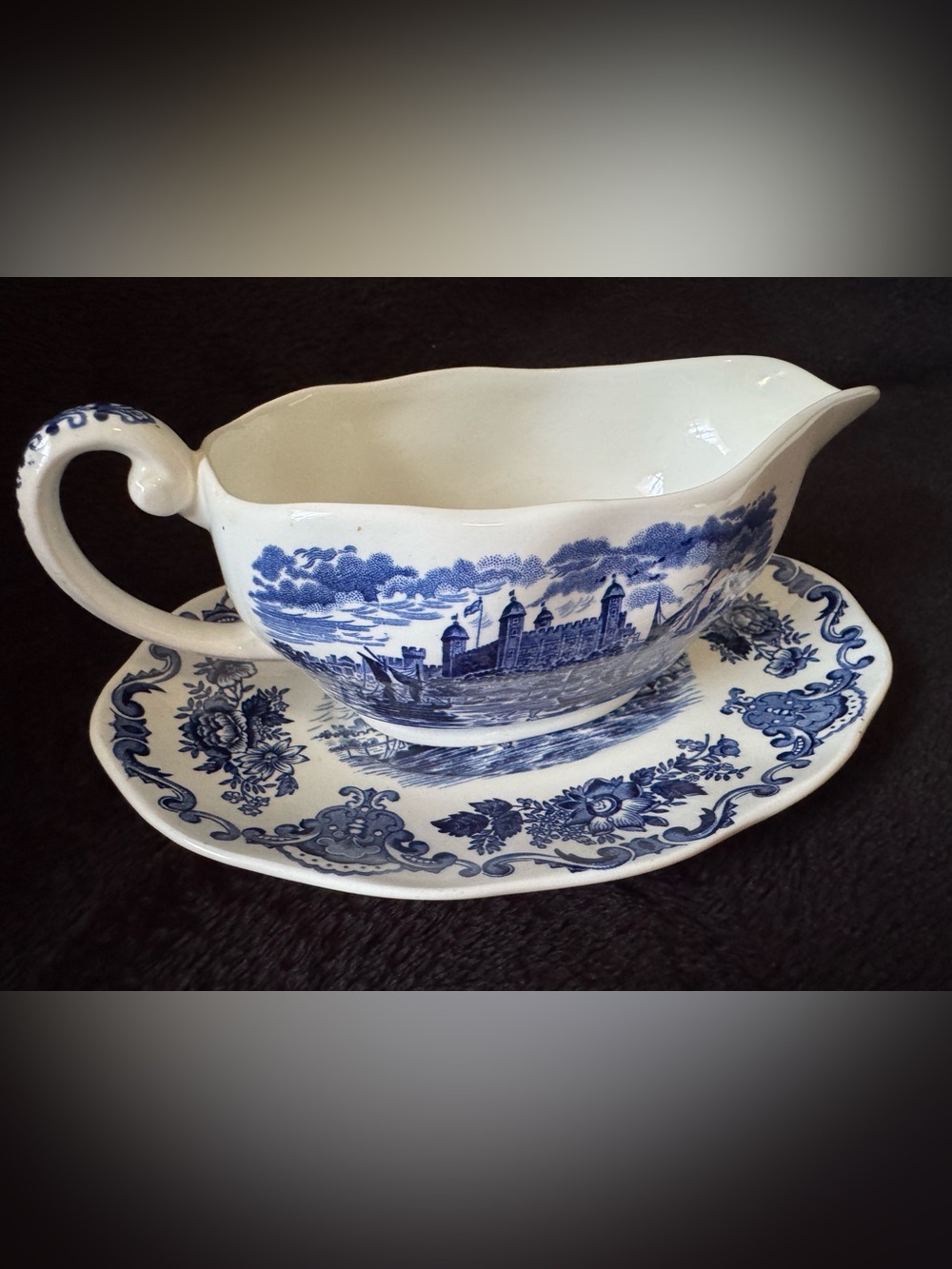 Royal Homes of Britain Blue & White Gravy Boat Enoch Wedgwood England - Picture 2 of 5